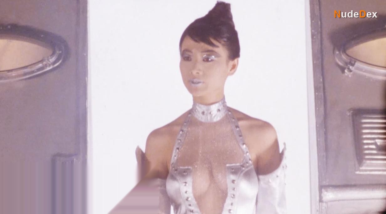 Bai Ling in Dead Weekend, photo 4