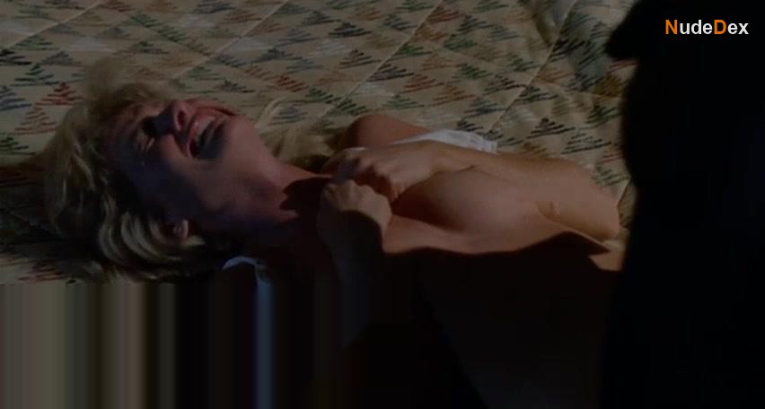 Barbara Crampton in Kidnapped, photo 16