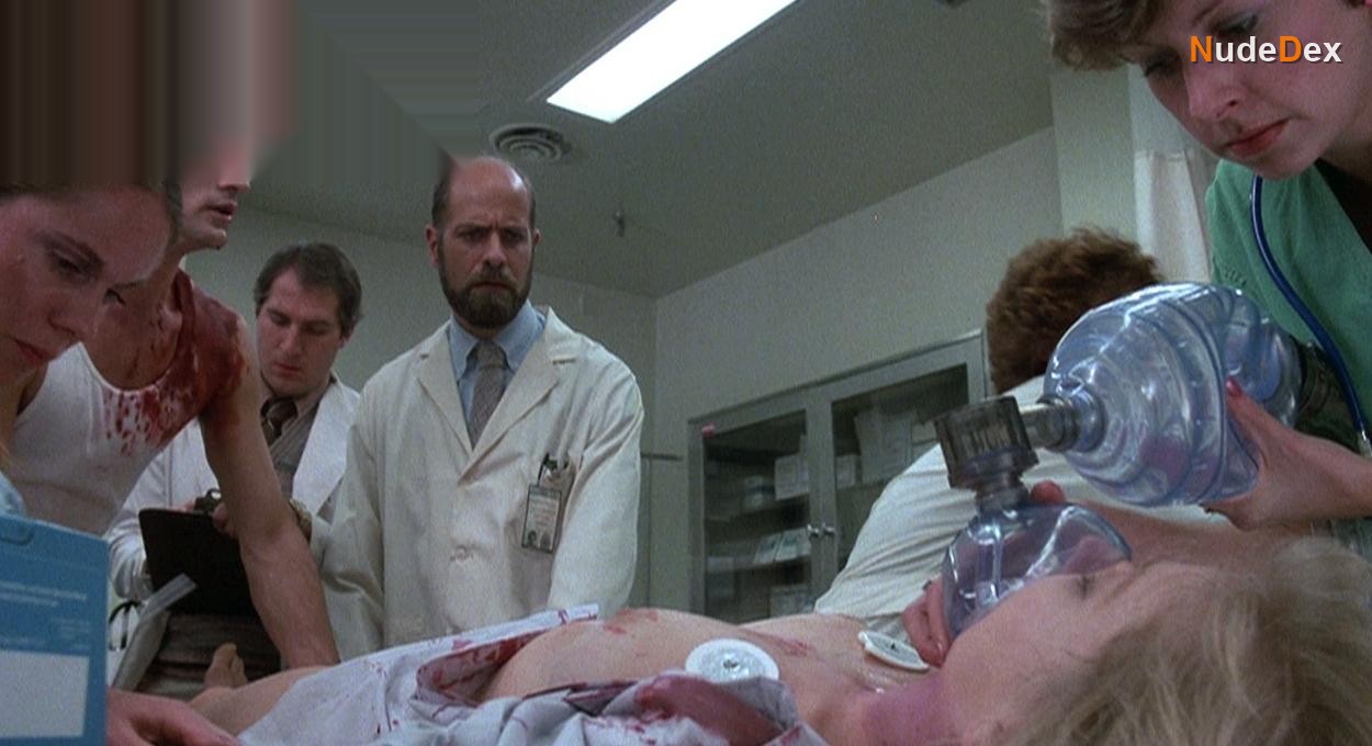Barbara Crampton in Re-animator, photo 9