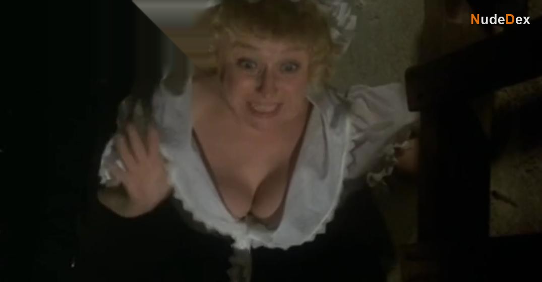Barbara Windsor in Carry On Dick, photo 3