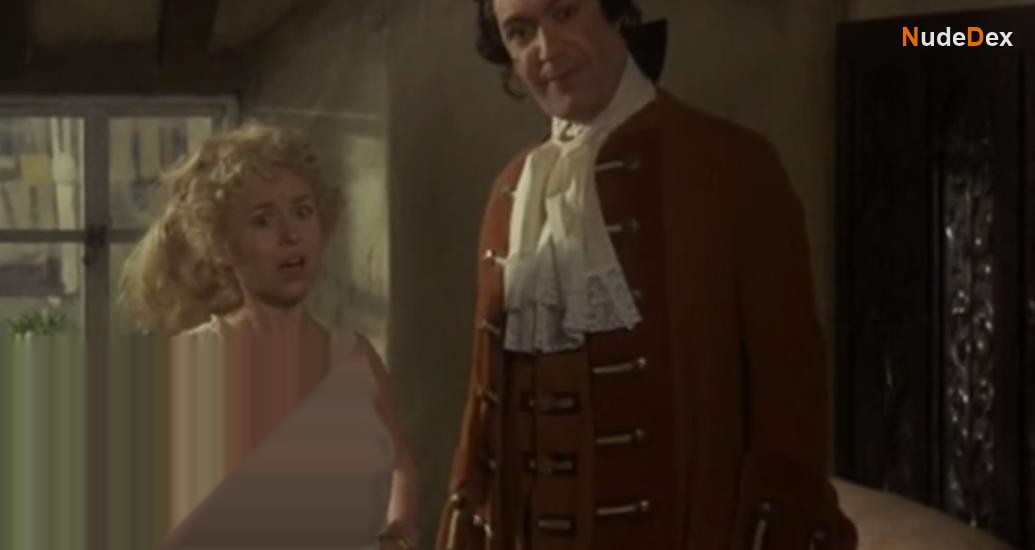 Barbara Windsor in Carry On Dick, photo 5