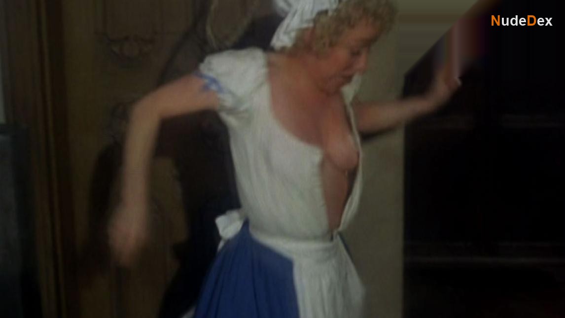 Barbara Windsor in Carry On Dick, photo 10