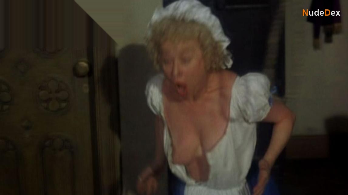 Barbara Windsor in Carry On Dick, photo 12