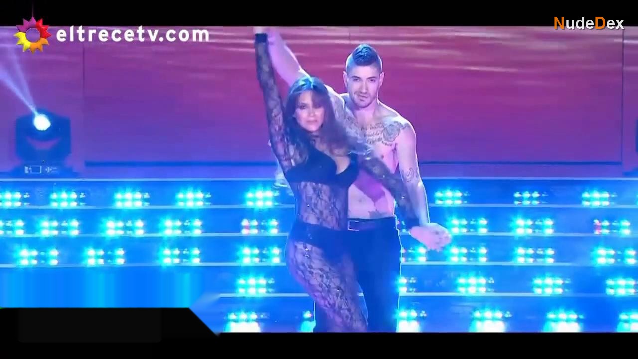 Barbie Velez in Bailando Por Un Sueno Argentina, photo 7
