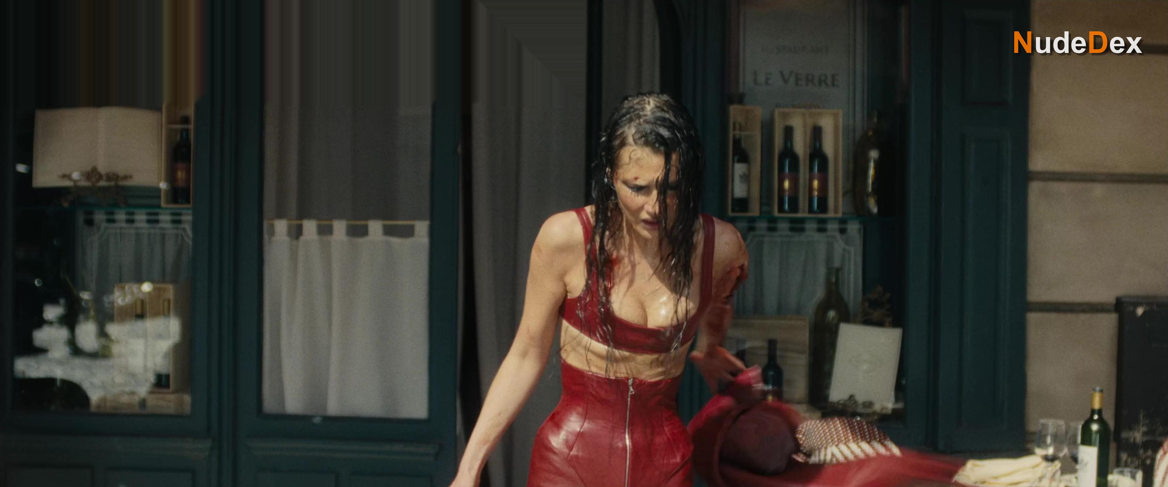 Bella Hadid in The Beauty, photo 2