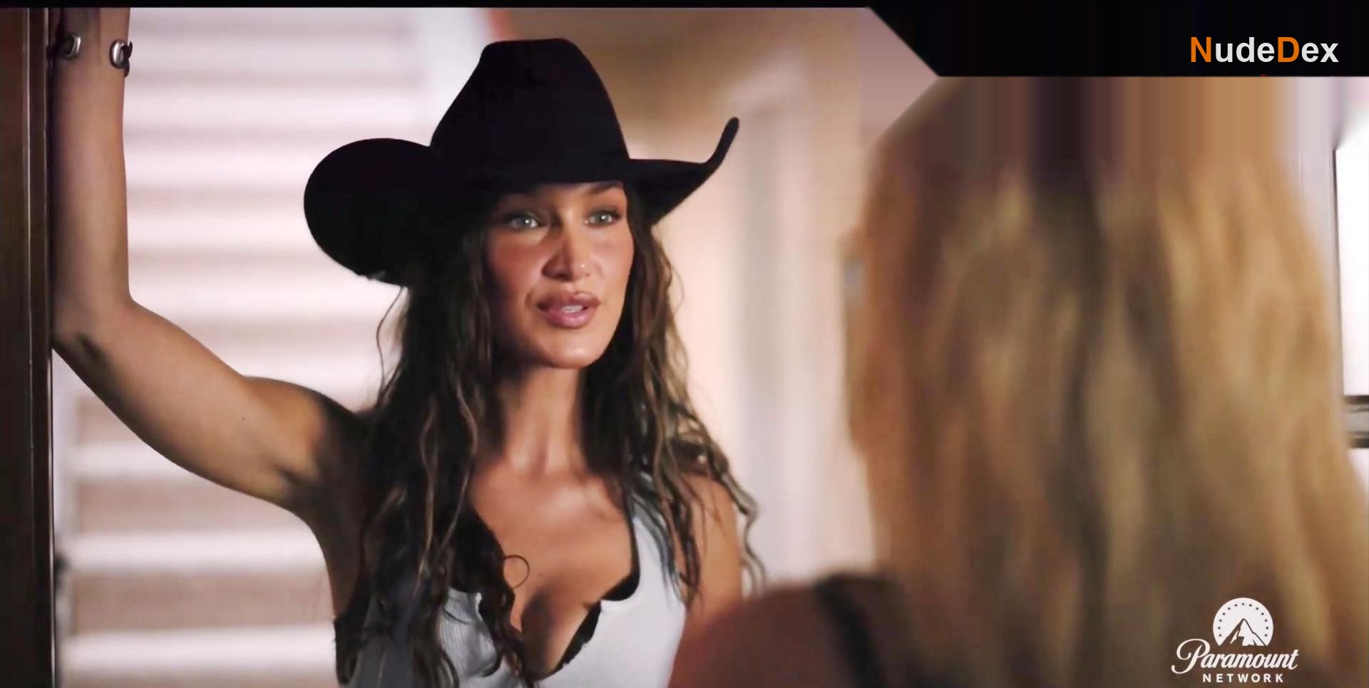 Bella Hadid in Yellowstone, photo 2
