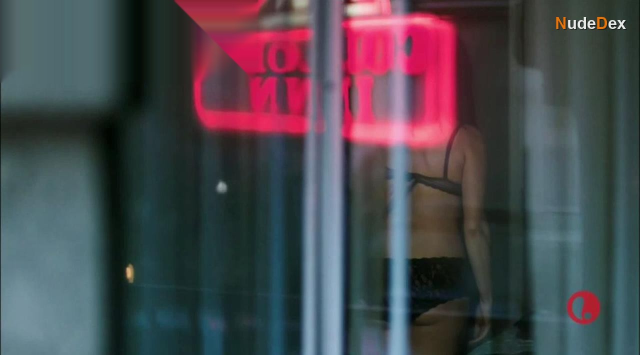 Bellamy Young in The Night Stalker, photo 2