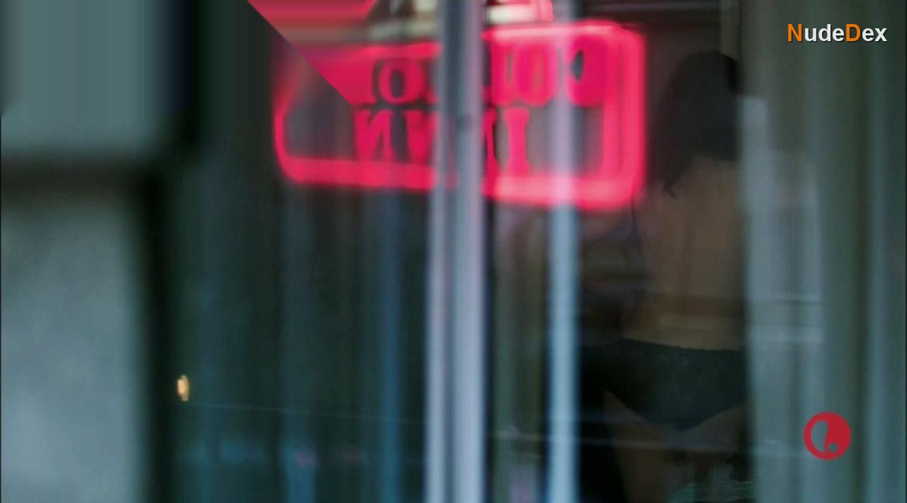 Bellamy Young in The Night Stalker, photo 7