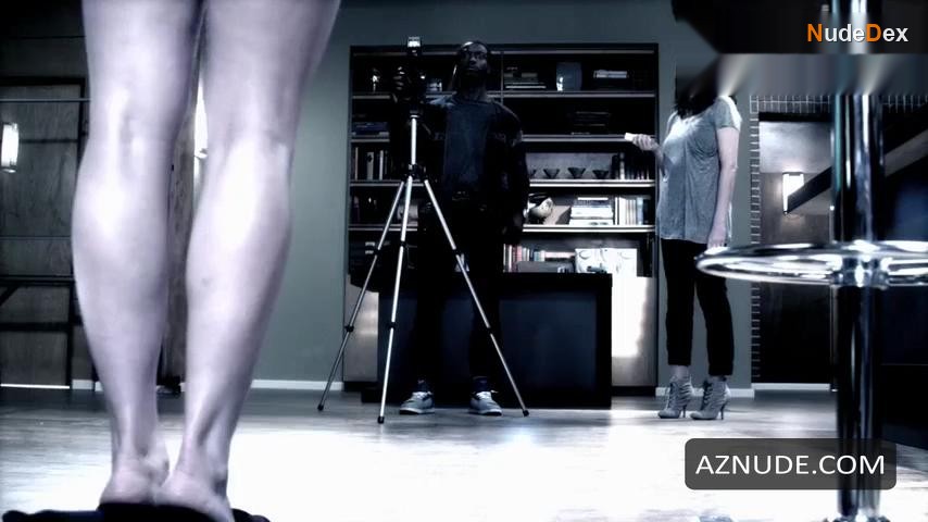 Beth Riesgraf in Leverage, photo 2