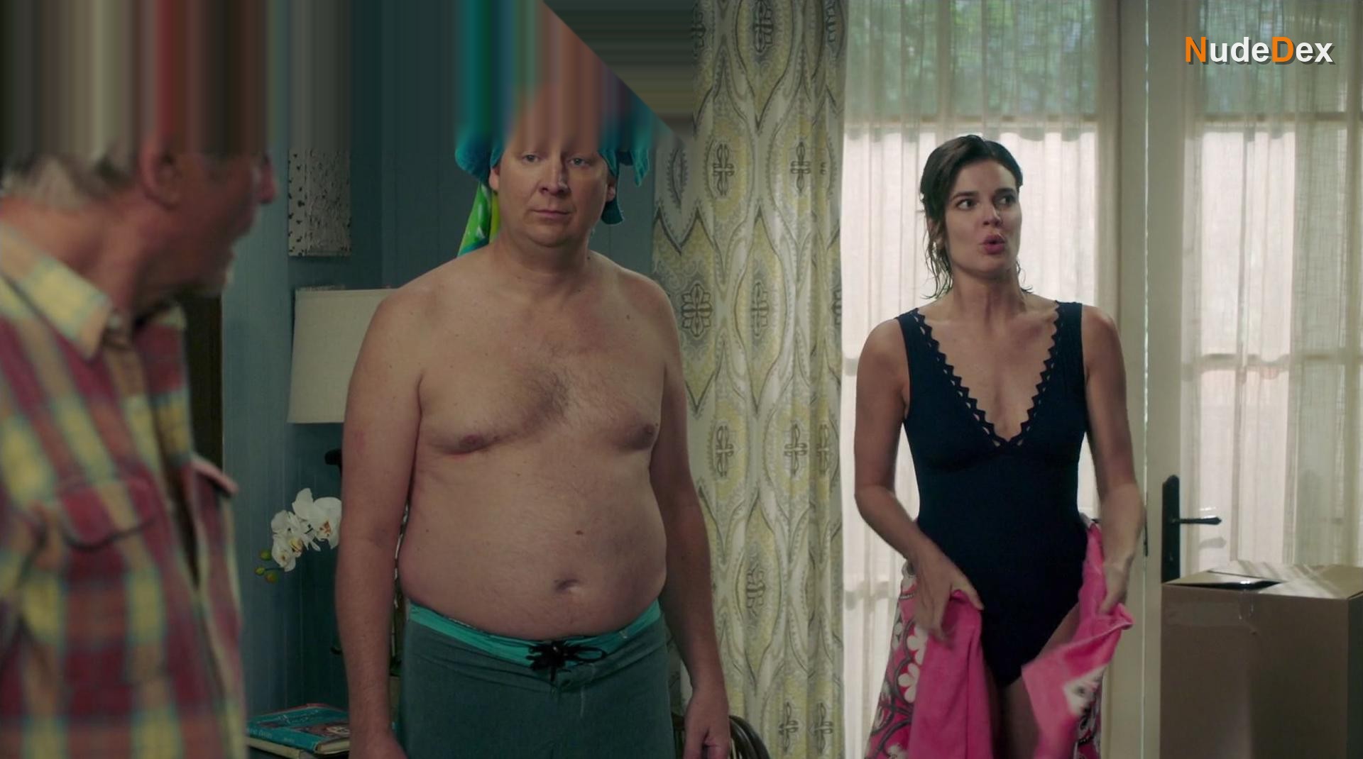 Betsy Brandt in Life In Pieces, photo 9