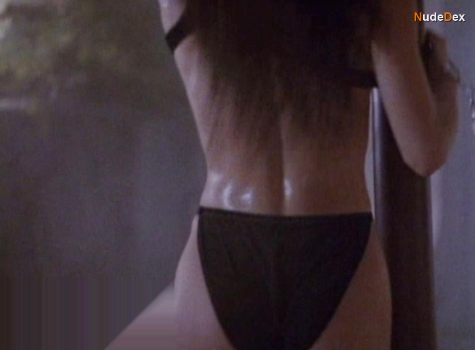 Betsy Russell in Delta Heat, photo 11