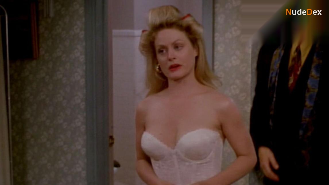 Beverly D'angelo in Man Trouble, photo 2