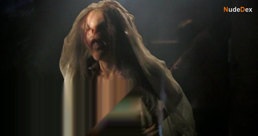 Bianca Barnett in Albino Farm, photo 1