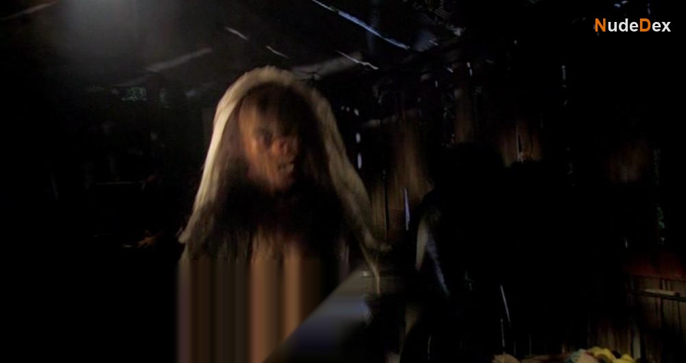 Bianca Barnett in Albino Farm, photo 2