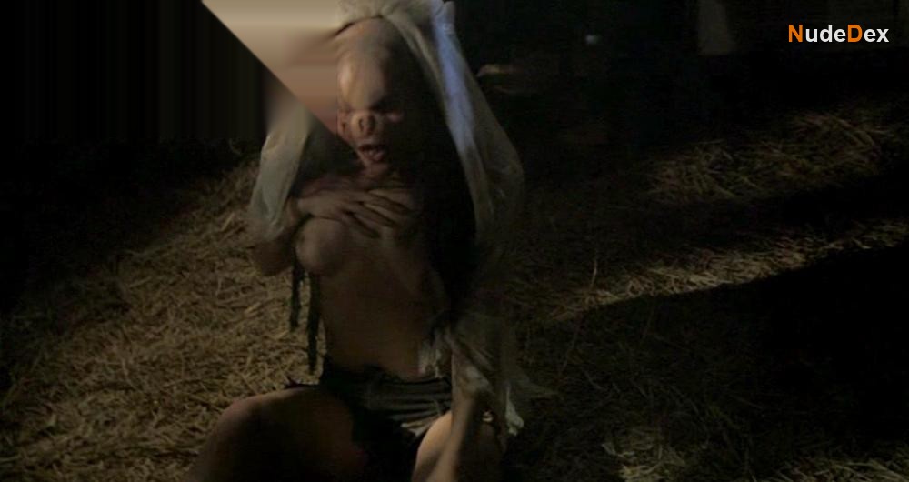 Bianca Barnett in Albino Farm, photo 3