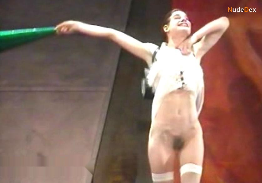 Bibiana Beglau in Lulu Stageplay, photo 1