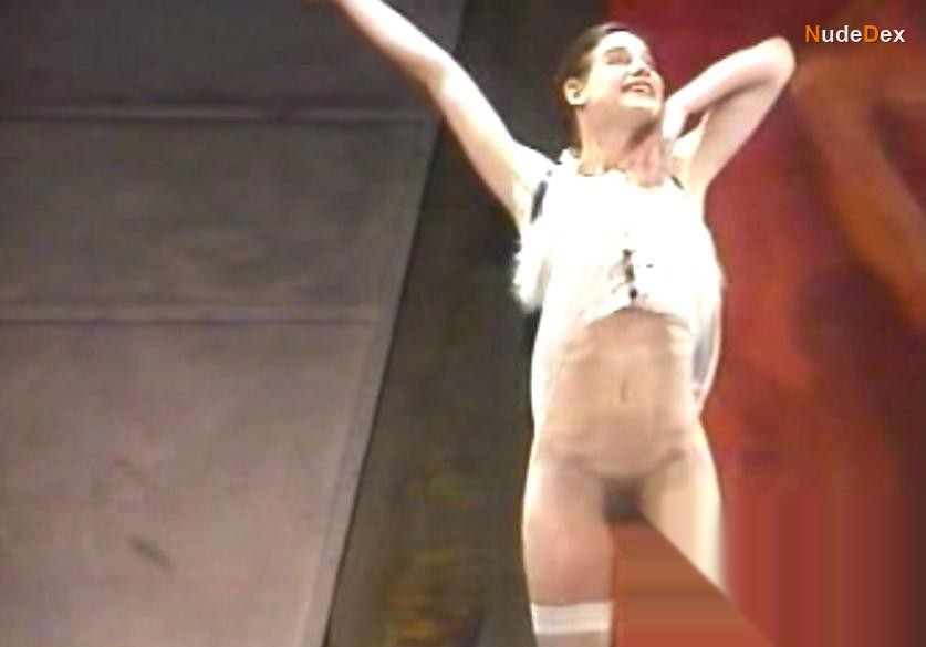 Bibiana Beglau in Lulu Stageplay, photo 2