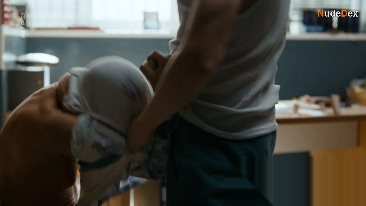Bibiana Beglau in Sieben Stunden, photo 11