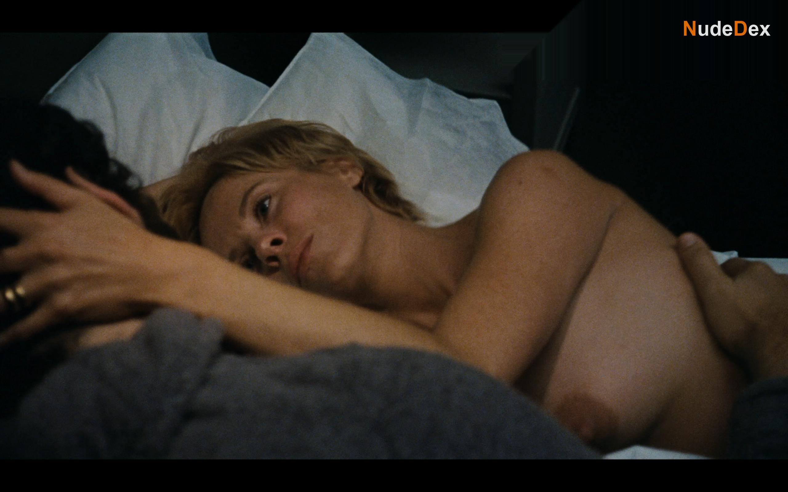 Bibi Andersson in The Touch, photo 7