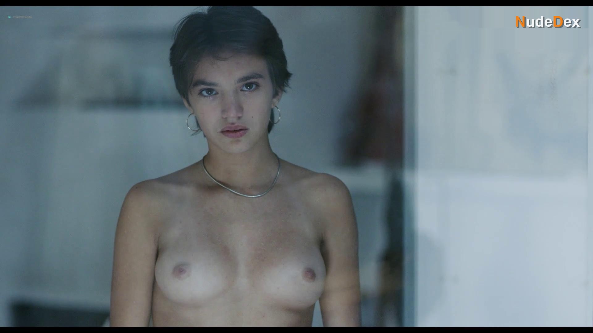 Billie Blain in La Sainte Famille, photo 1