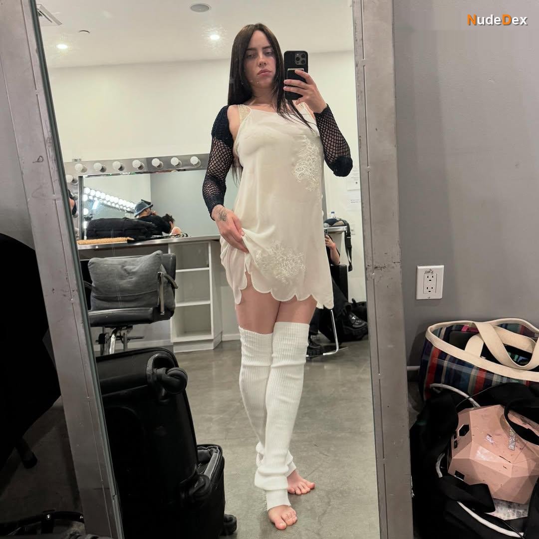 Billie Eilish in Billie Eilish Tiktok, photo 3