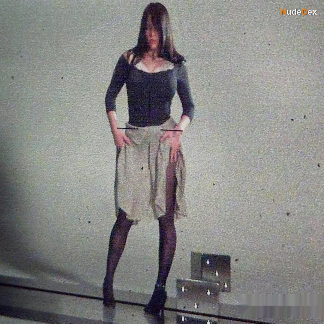 Billie Eilish in Billie Eilish Tiktok, photo 11