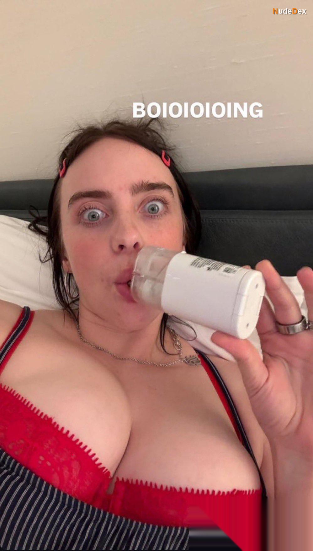 Billie Eilish in Billie Eilish Tiktok, photo 16
