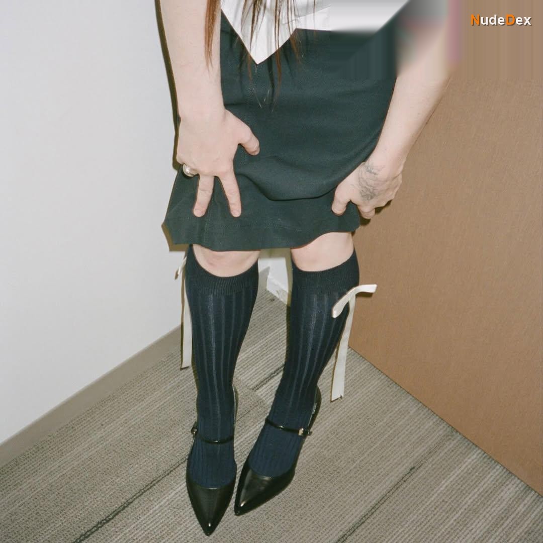 Billie Eilish in Billie Eilish Tiktok, photo 22