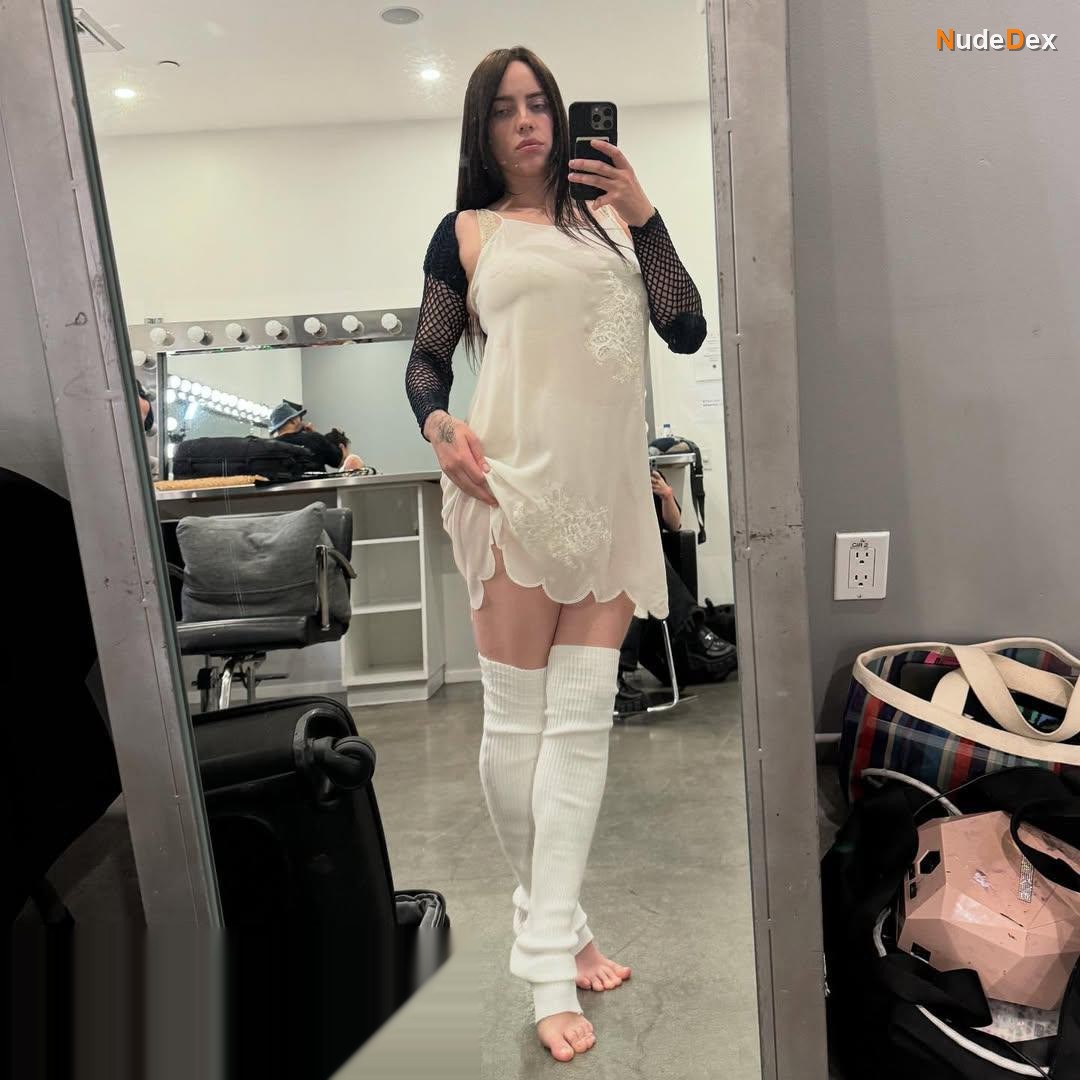 Billie Eilish in Billie Eilish Tiktok, photo 24