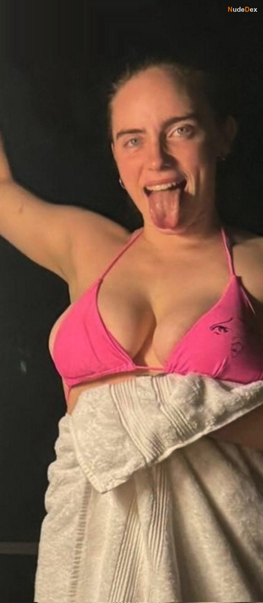 Billie Eilish in Billie Eilish Tiktok, photo 37