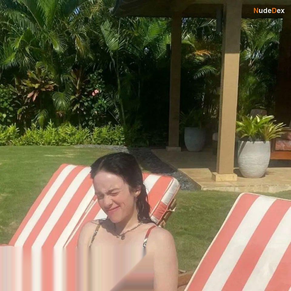 Billie Eilish in Billie Eilish Tiktok, photo 45
