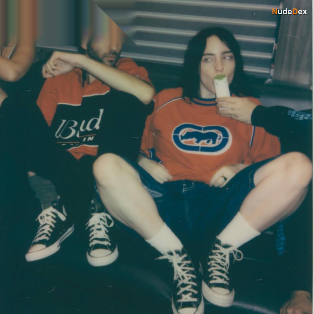 Billie Eilish in Billie Eilish Tiktok, photo 47