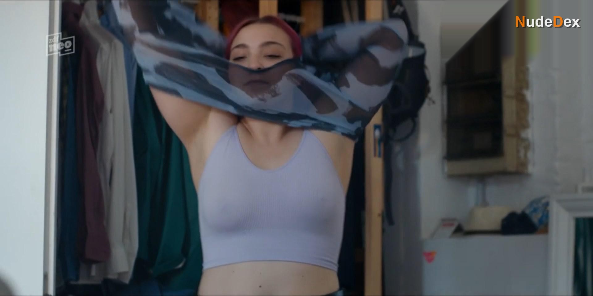 Bineta Hansen in Wir, photo 7