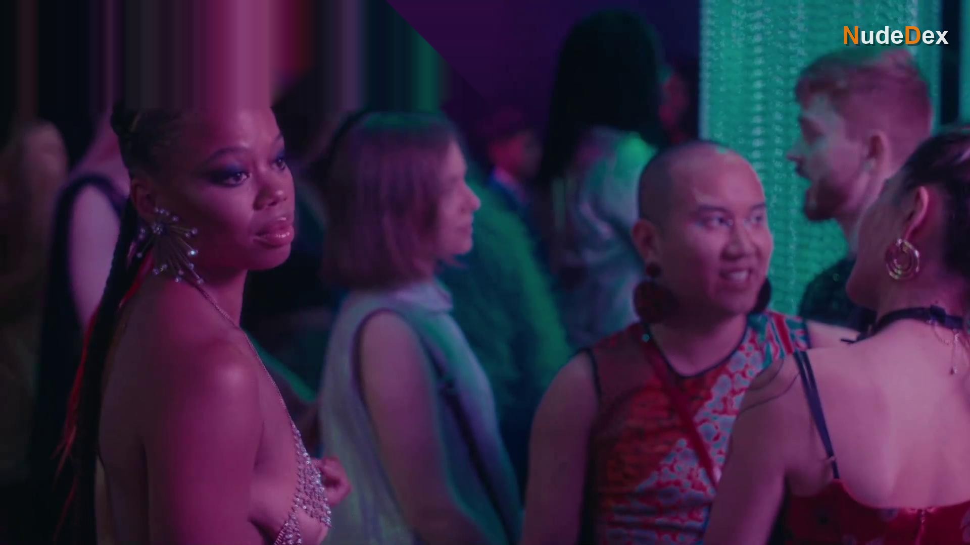 Binta Yaffa in We Are Family, photo 3