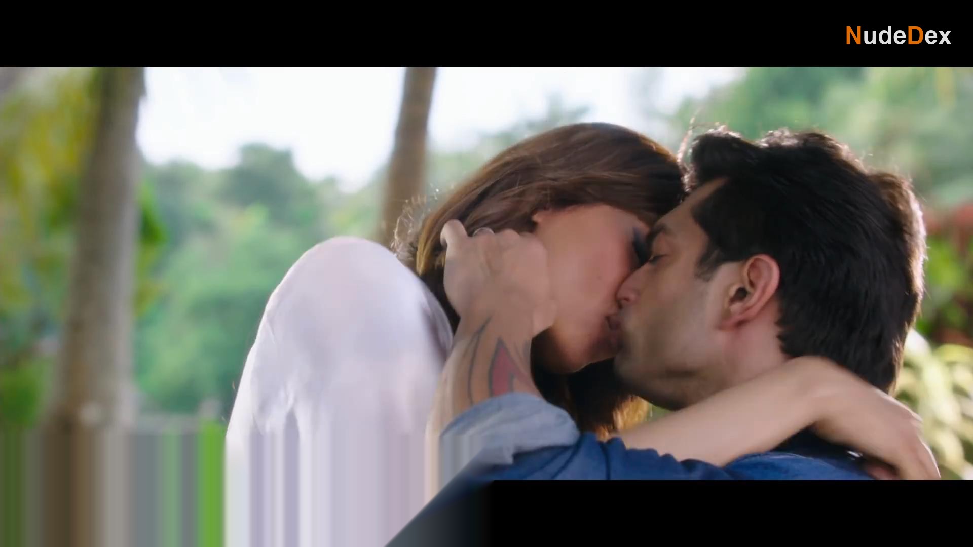 Bipasha Basu in Alone, photo 2