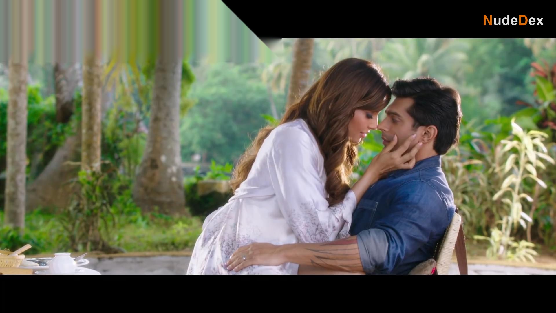 Bipasha Basu in Alone, photo 11