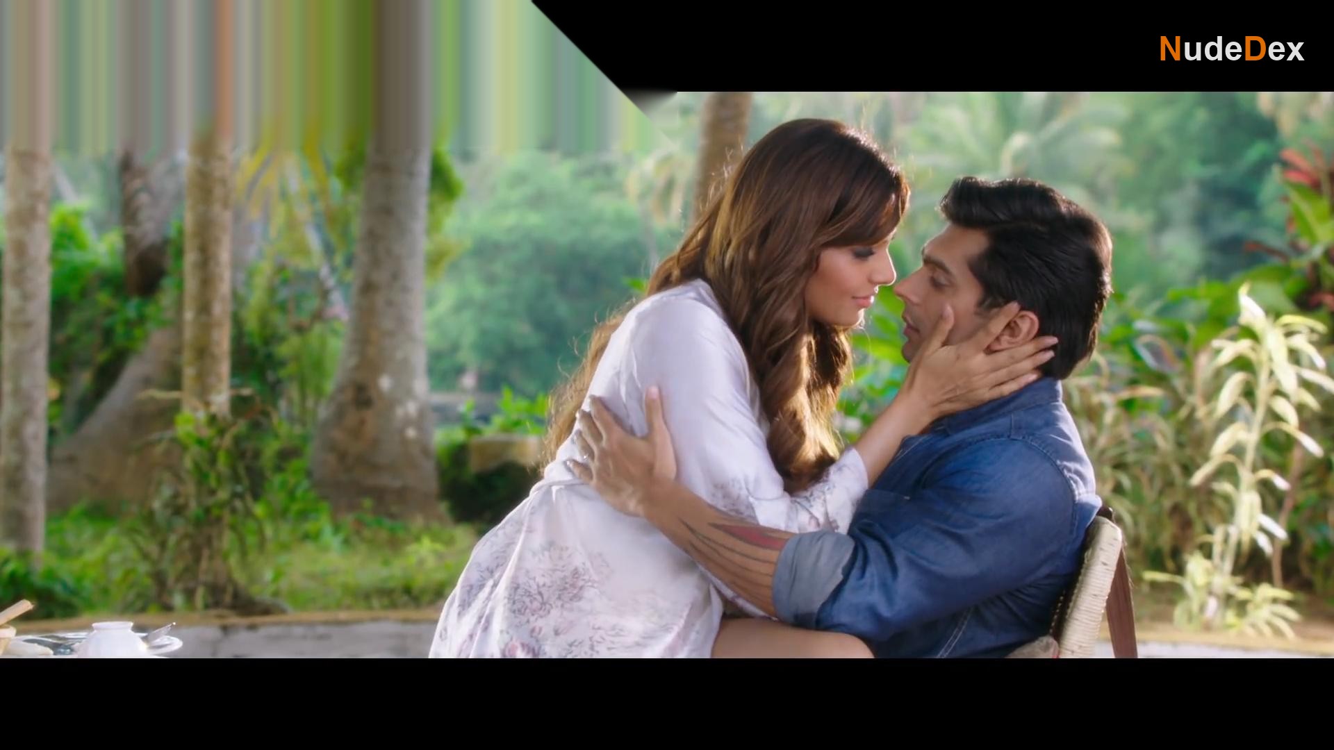 Bipasha Basu in Alone, photo 20