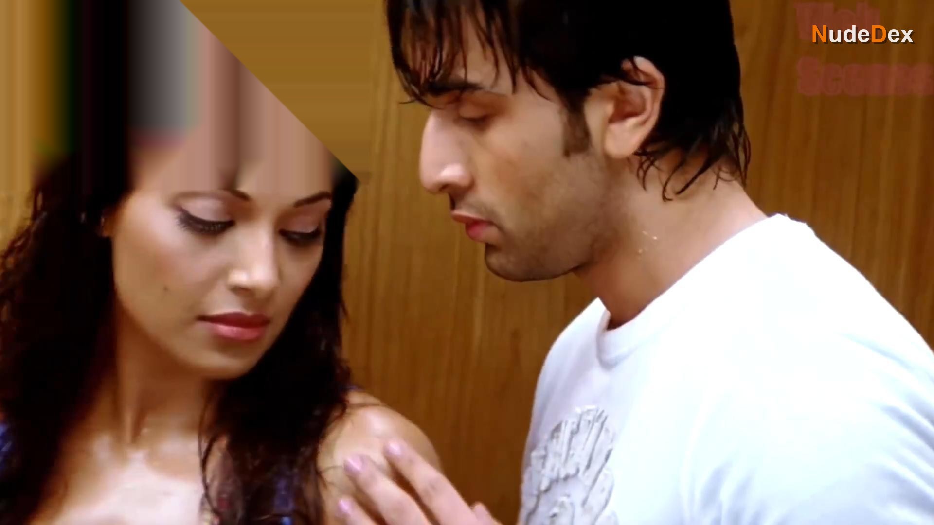 Bipasha Basu in Bachna Ae Haseeno, photo 3