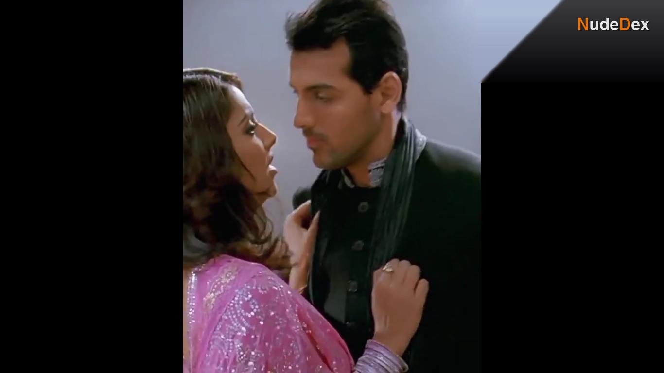 Bipasha Basu in Dhan Dhana Dhan Goal, photo 6