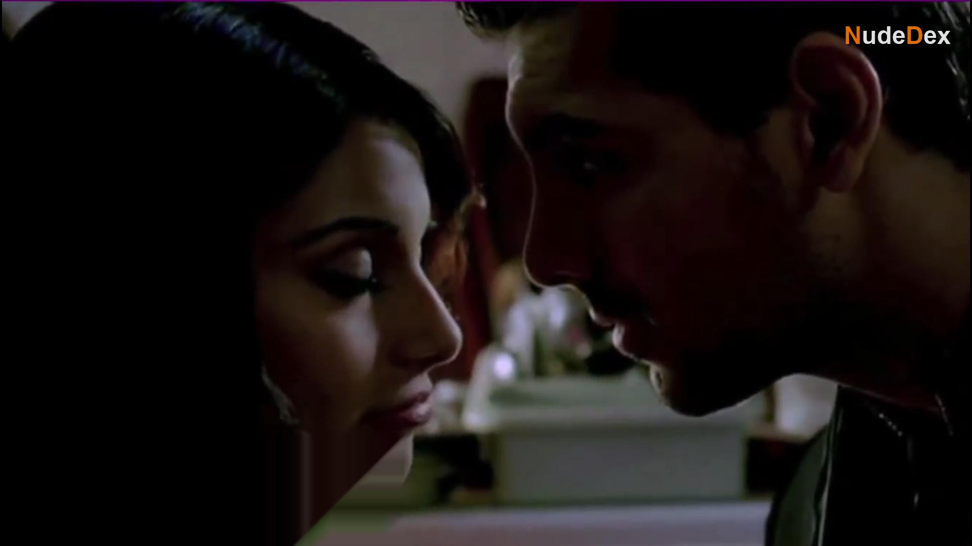 Bipasha Basu in Dhan Dhana Dhan Goal, photo 8