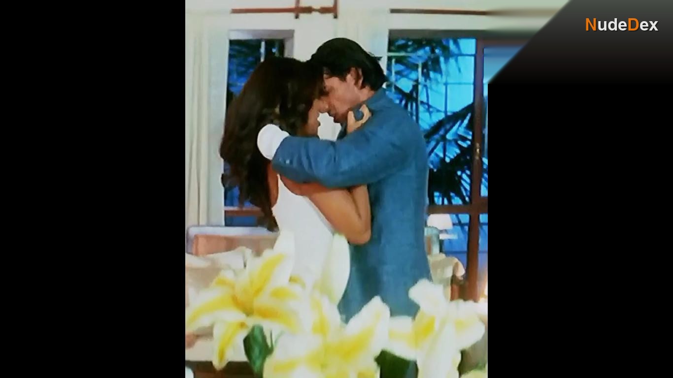 Bipasha Basu in Dhan Dhana Dhan Goal, photo 10