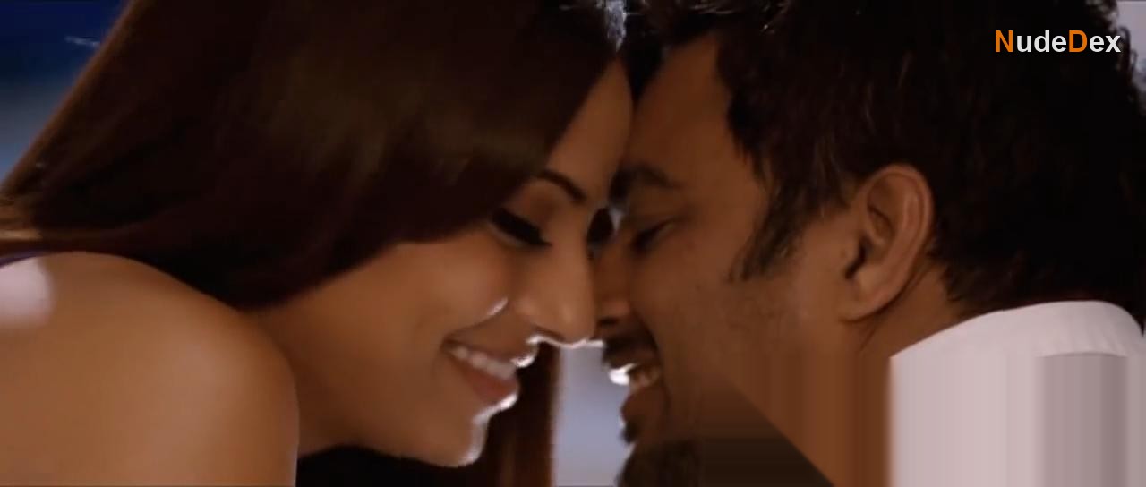 Bipasha Basu in Jodi Breakers, photo 2