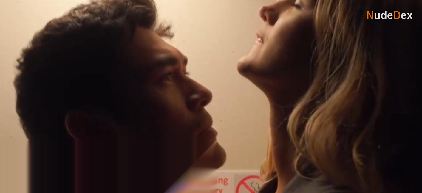 Blake Lively in A Simple Favor, photo 6