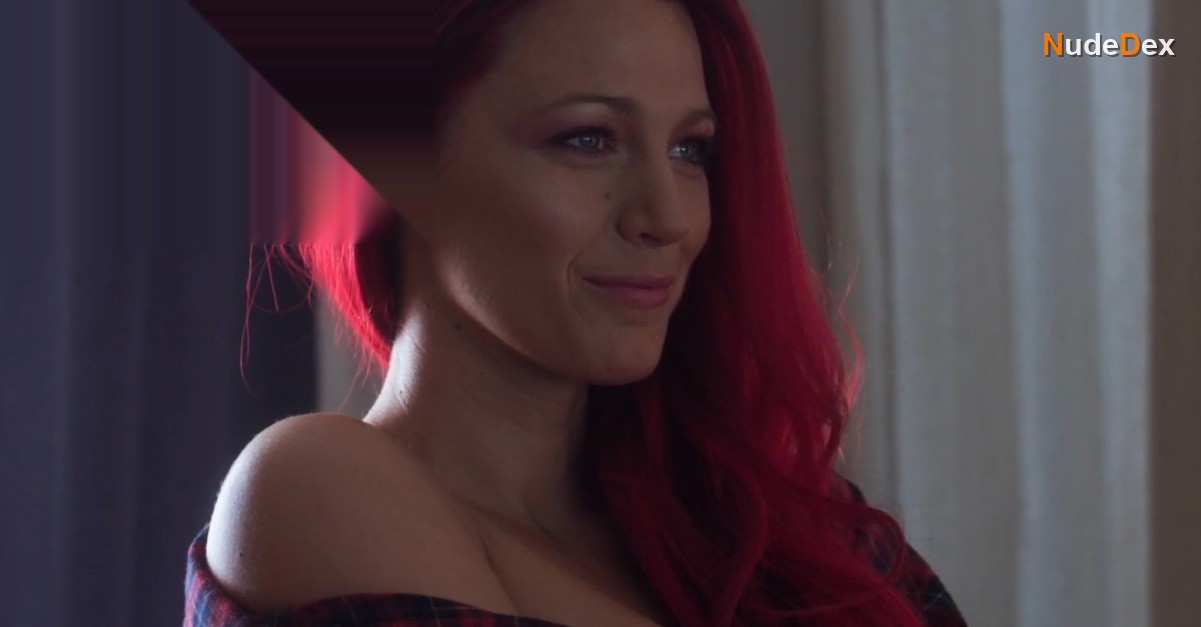 Blake Lively in A Simple Favor, photo 7