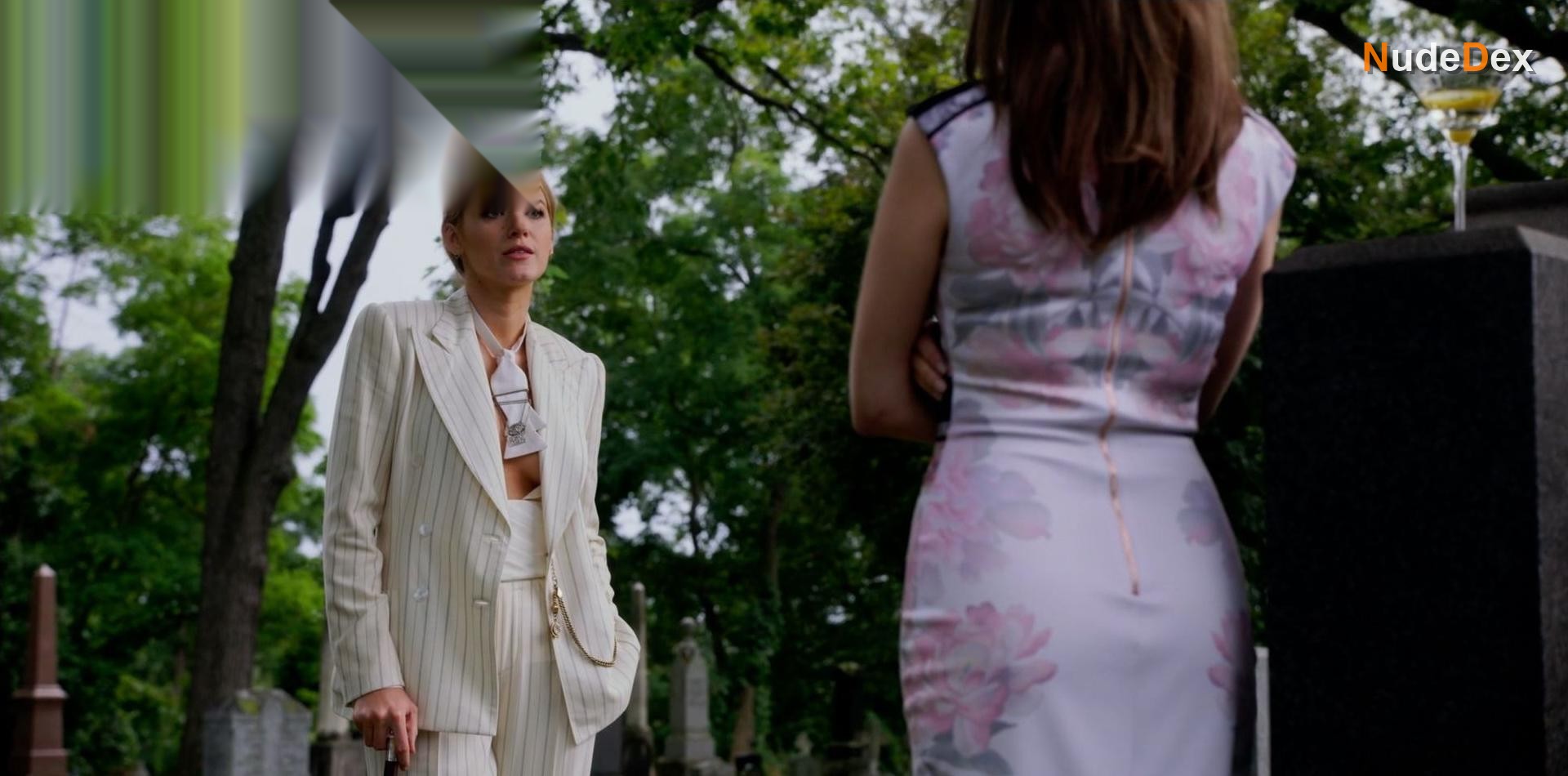 Blake Lively in A Simple Favor, photo 11