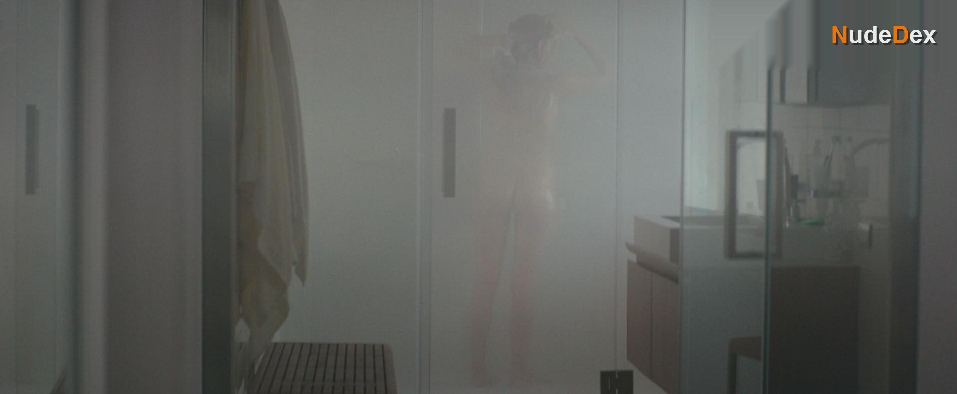 Blake Lively in All I See Is You, photo 3