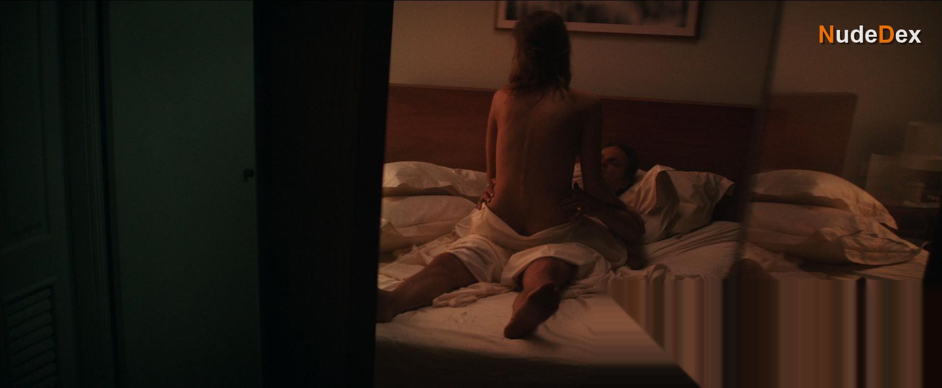 Blake Lively in All I See Is You, photo 9