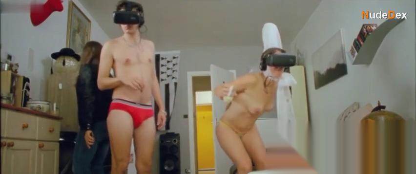 Blanche Gardin in Delete History, photo 2