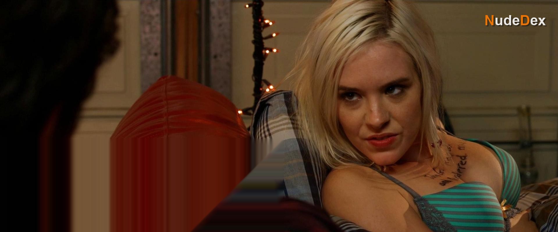 Brea Grant in Oliver, Stoned., photo 4