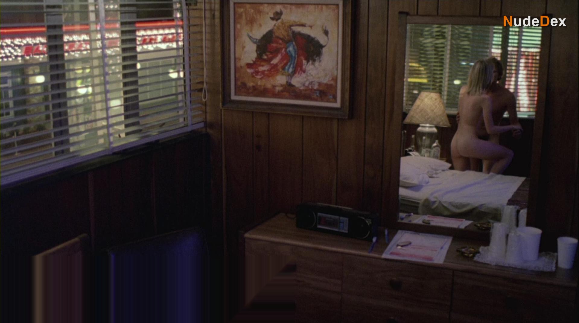 Bridget Fonda in Aria, photo 18